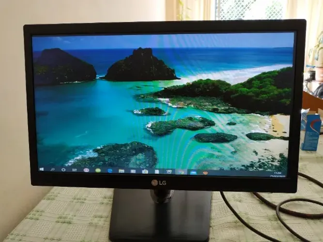 Monitor 20 Lg Led Hd D-sub 20EN33 - Perfeito Estado