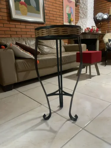 Leia descrição. Mesa lateral