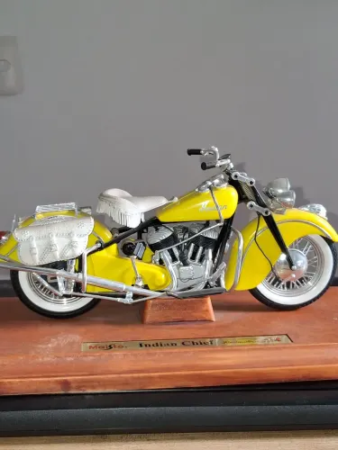 Moto Indian Chief Roadmaster - Maisto Escala 1:18.