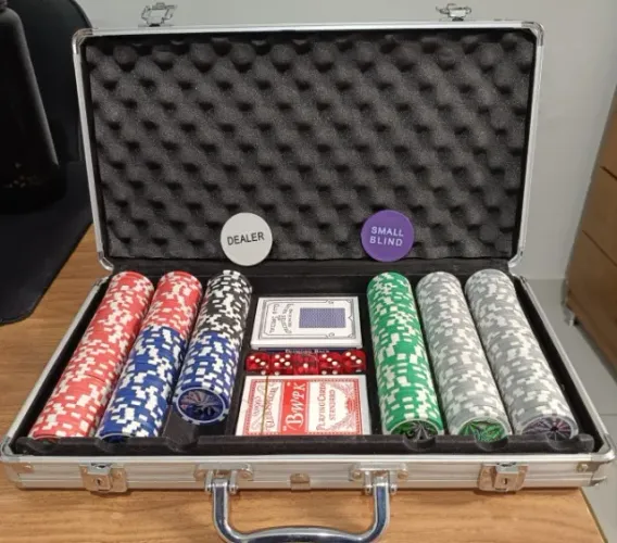 Maleta de Poker Completa 300 Fichas em Alumínio
