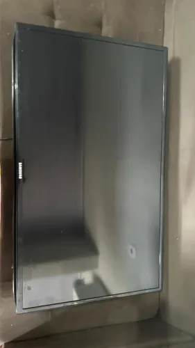 TV SAMSUNG 40 Polegadas HD + Suporte para parede