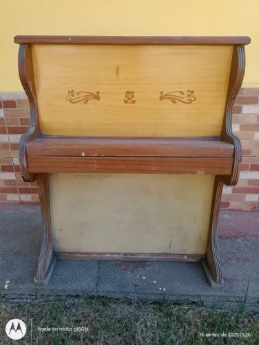 Piano de brinquedo Hering antigo