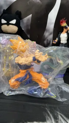 Figura Dragon Ball Z - Goku Kamehameha 15cm