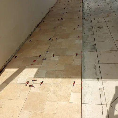 Prestação de Serviços ? Colocação de Porcelanato, Cerâmica, Reposição e Pintura <br>