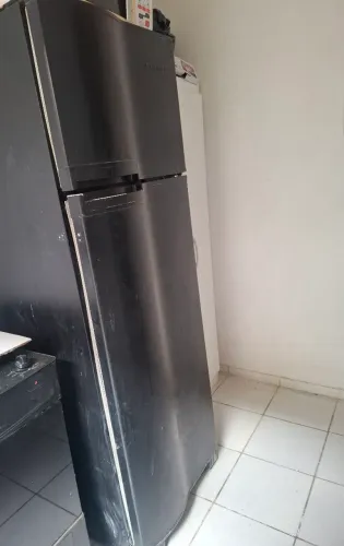 Vendo geladeira 