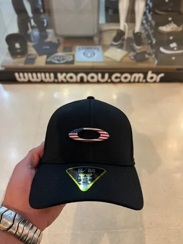 Boné Oakley original lançamento 