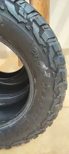 Pneus BF Mud Aro 17
