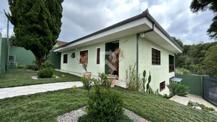 Sobrado Frente Rua com Jardim, 4 quartos 3 Vagas à venda, 244 m² Campo Comprido Curitiba