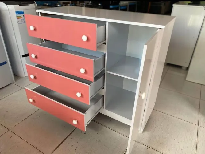 Cômoda 4 Gavetas e 1 porta - Infantil