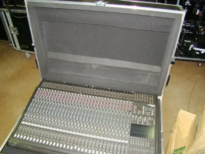  Mesa de Som Mackie 32.8 Bus