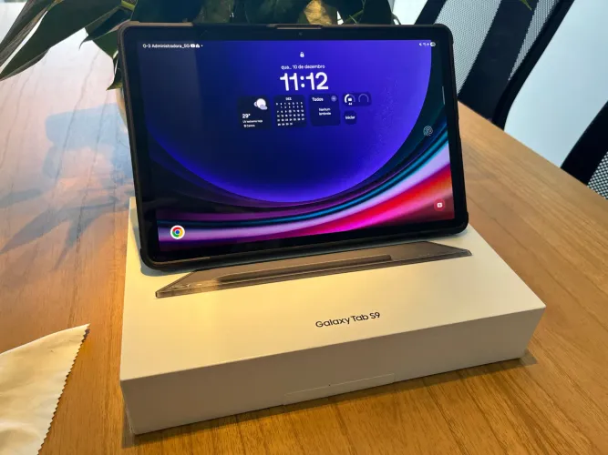 Samsung Galaxy Tab S9 12GB RAM / 256GB - IMPECÁVEL - Care+ até 07/2026 (estudo trocas)