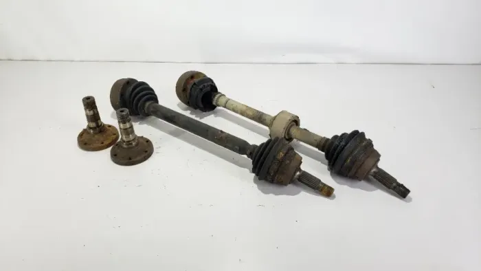 Par de semi eixos VW Gol Saveiro Parati AP G2 G3 G4 com tulipas