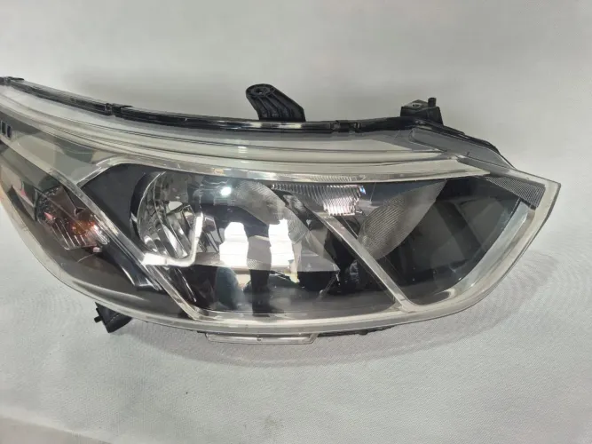 Farol Direito  Cobalt 2016 2017 2018 2019 