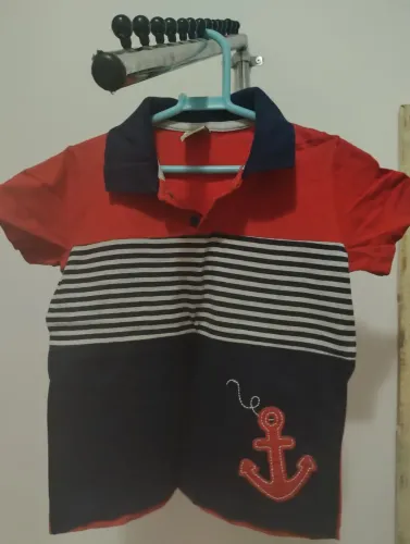 Camiseta Polo Infantil com Detalhe de Âncora - Tam 2
