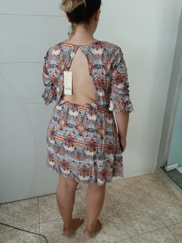 Vestido com decote nas costas (Novo!)