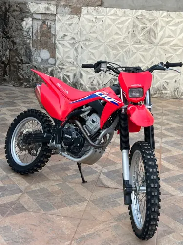 Crf 250f conservadíssima, único dono procedência! 