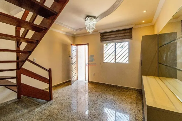 Casa Geminada à venda, 3 quartos, 2 suítes, 1 vaga, Cabral - Contagem/MG
