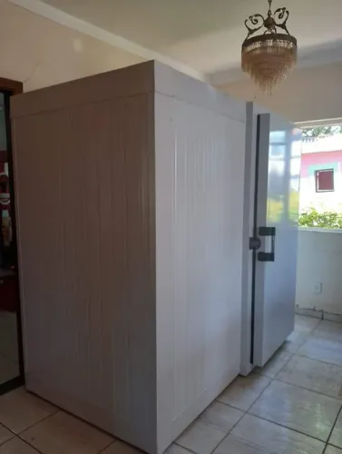 Câmara frigorífica 0 Graus - C 2,5m x L 1,2m x A 2,2m - Evaporador com Sistema Automático