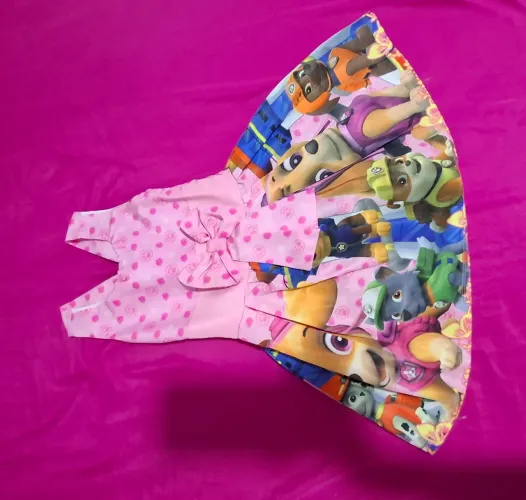 Lindo vestido rosa rodado - patrulha canina