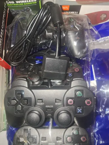 Controle de Vídeogame Genérico com Fio - Novo