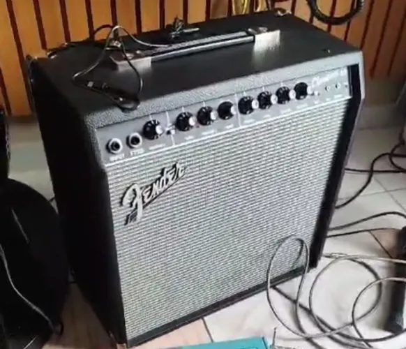 Cubo Fender Champions 40
