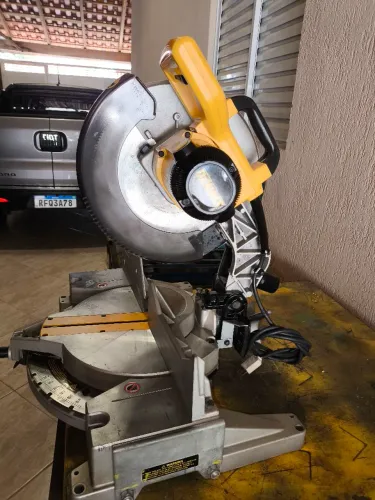 Serra esquadrilha Dewalt usa