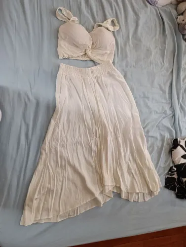 Vendo conjunto com cropped branco