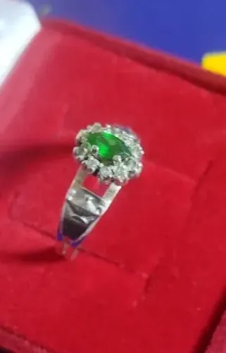 Anel Feminino Formatura Aro Ouro 18 Kilates Cabeça Prata Pedras Zircônias Peso 1.65 Gramas