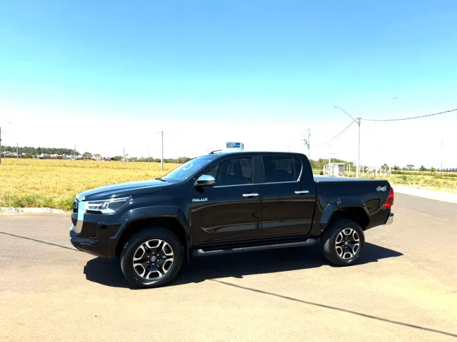 Toyota Hilux CD SRX Plus 4X4 2.8 TDI Die. Aut. 2024