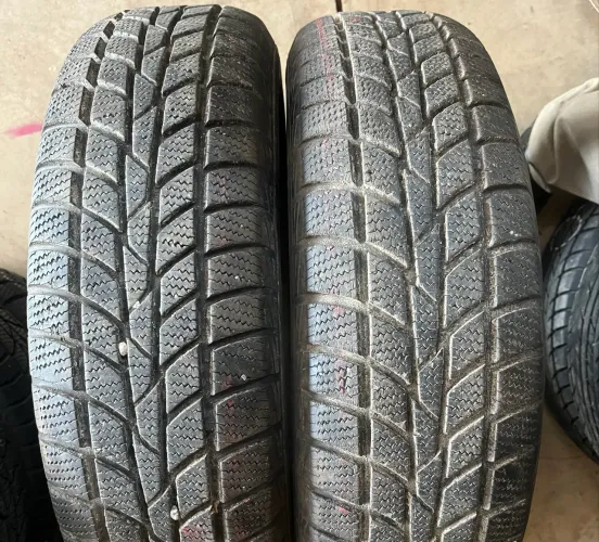 Par de pneus 14 Kombi , Strada , doblò 195/70 R14 semi novos 