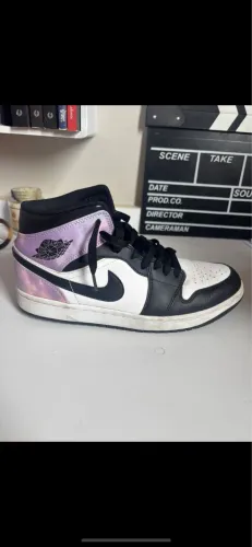 Nike Air Jordan 1 Mid