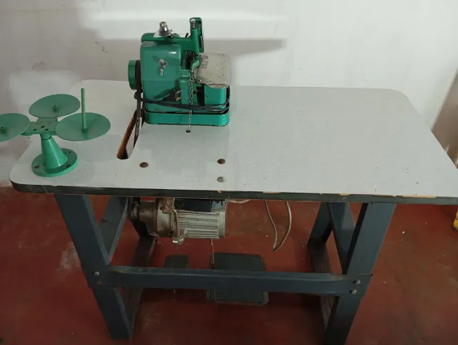 Máquina de costura butterfly 