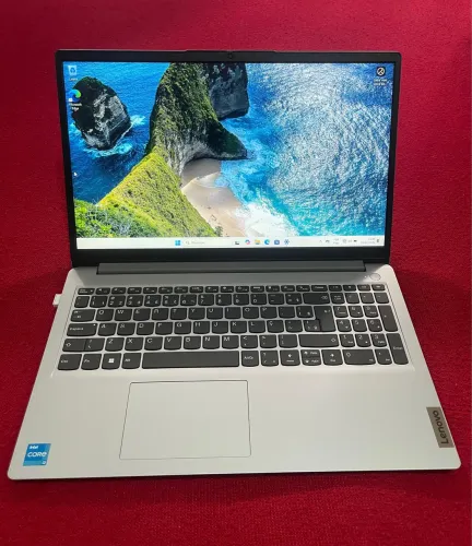 NOTEBOOK LENOVO I3-1215U NOVO,NOTA FISCAL,GARANTIA DE 06 MESES,04GB RAM,SSD 256GB,GHZ 4.40