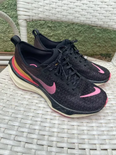 Tênis Nike Invincible Run