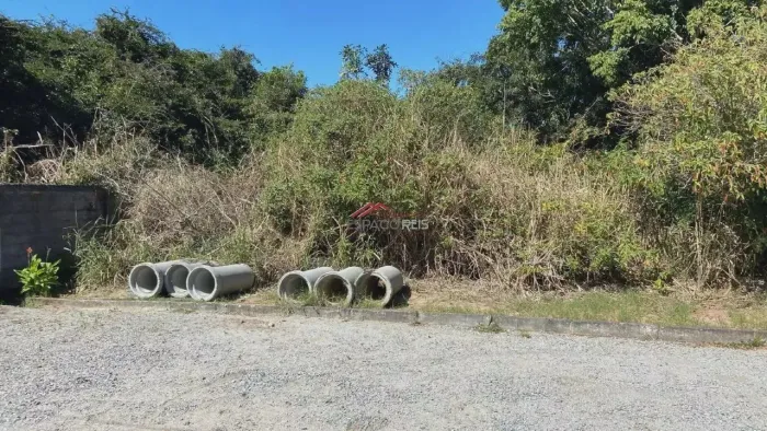 Excelente lote em condomínio com lazer completo no Caravelas - Armação dos Búzios - RJ