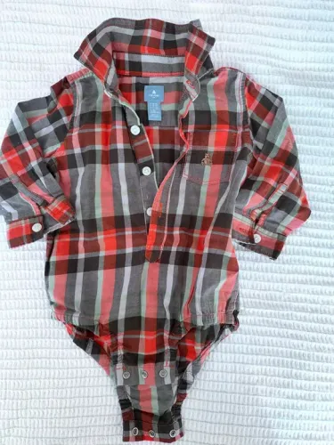 Kit 2 Body de manga comprida xadrez Gap e  Carters para bebê