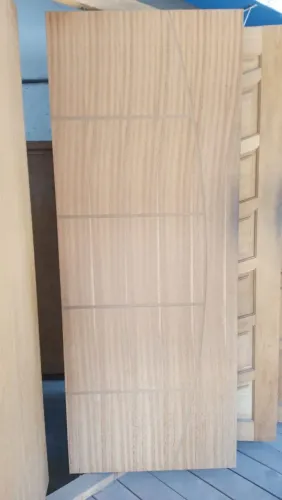 Porta lisa prancheta frisada - Angelim pedra - nova (cada)