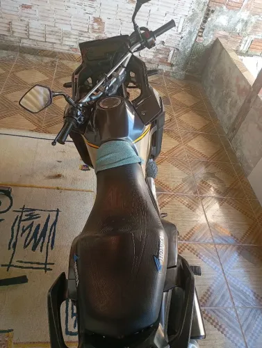 XRE-300 Moto esportiva.