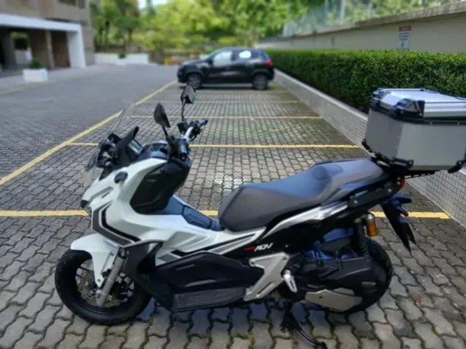 ADV Muito Nova (de garagem)
