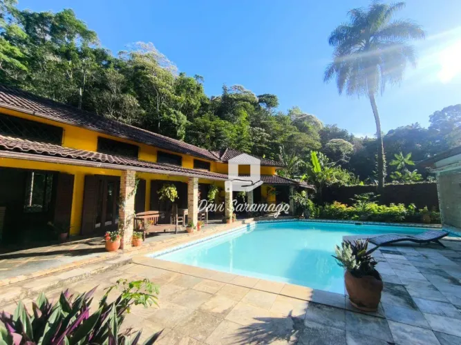 Casa com 5 quartos à venda, 250 m² por R$ 1.150.000 - Pendotiba - Niterói/RJ