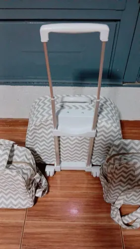 Kit Bolsa Maternidade Com Suporte e Rodinhas - Em Estampa Chevron