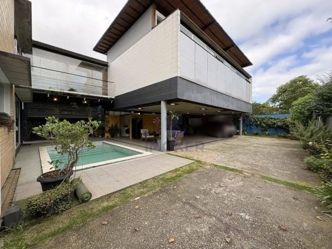 Sobrado semimobiliado no Residencial Suzano; 4 suítes (1 suíte master); sala de jantar e c
