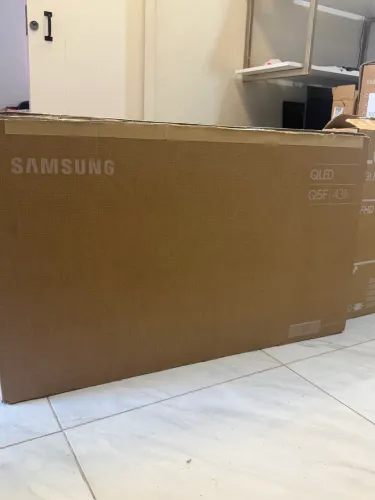 Tv Samsung Qled smart 43 polegadas,imagem linda de cinema, tecnologia QLED. Nova na caixa