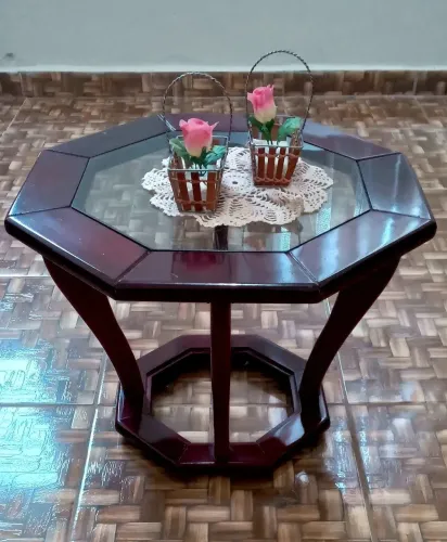 Vende-se mesa para sala