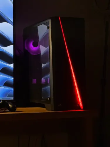 Gabinete Aerocool Clyon Mid Tower