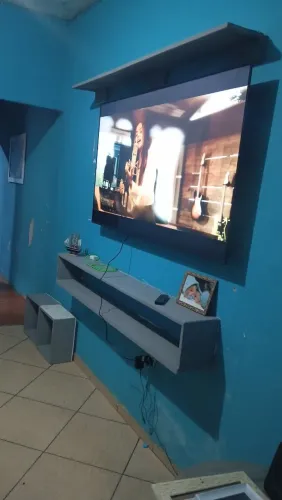 Vendo tv Philco 58 polegadas 10 meses de uso parou funcionar,tv zerada sem nenhum
