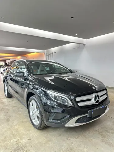 Mercedes-Benz GLA 200 Adv. 1.6/1.6 TB 16V Flex Aut. 2015