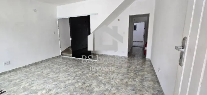 Sobrado Comercial 150m² para Aluguel na Vila Gilda, Santo André