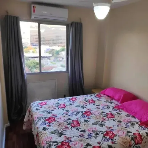 Alugo excelente apartamento mobiliado e decorado, Cidade Nova, 3 quartos.