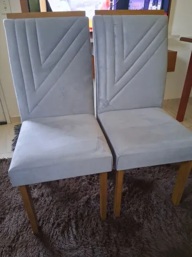 Vendo jogo de 4 cadeiras almofadadas seminovos. 400,00